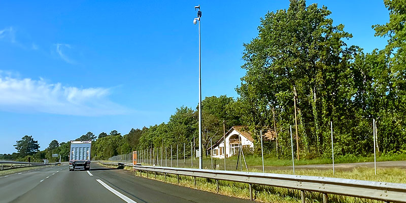 illustration de Vidéosurveillance sur l'autoroute : comment les caméras assurent votre sécurité ?