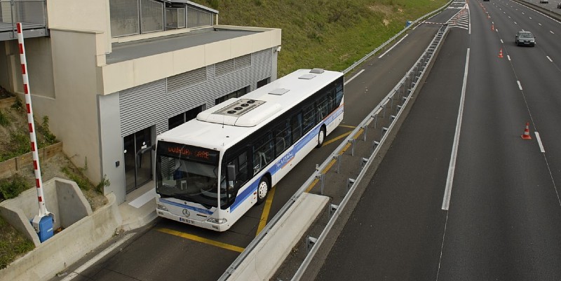 illustration de Comment décarboner la route ?