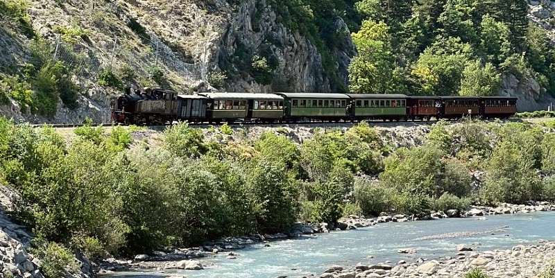 illustration de Le train des pignes, balade le long du Var