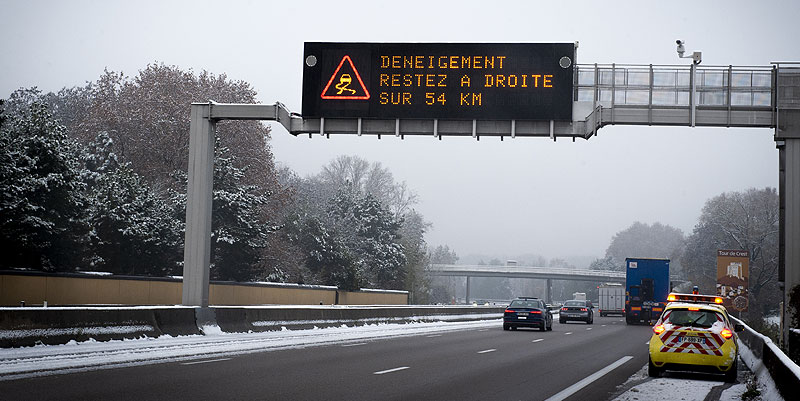 Neige : l'autoroute A89 interdite aux poids lourds de Lyon à Brive