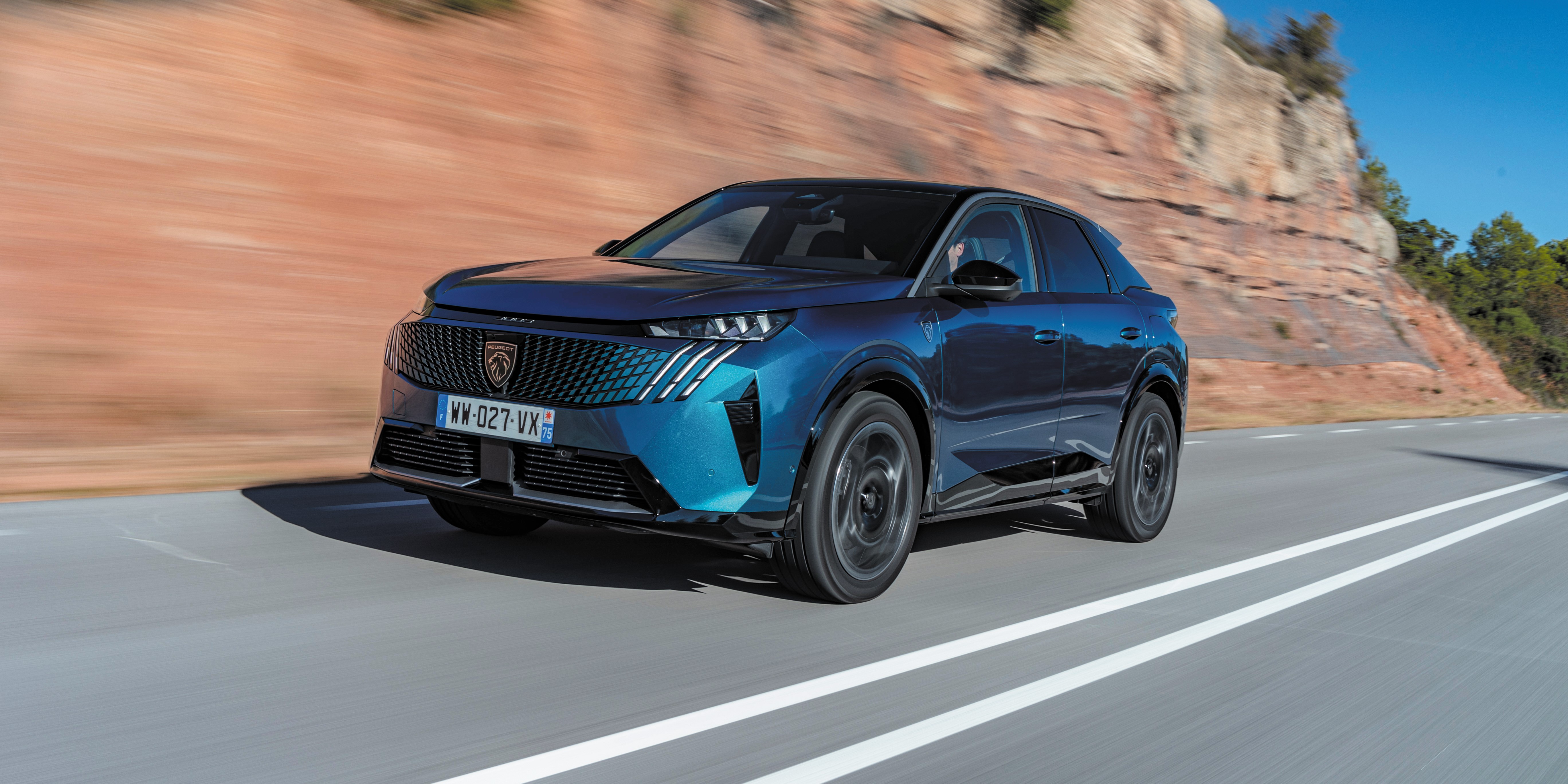 Le Peugeot 3008 s’électrise et s’alourdit