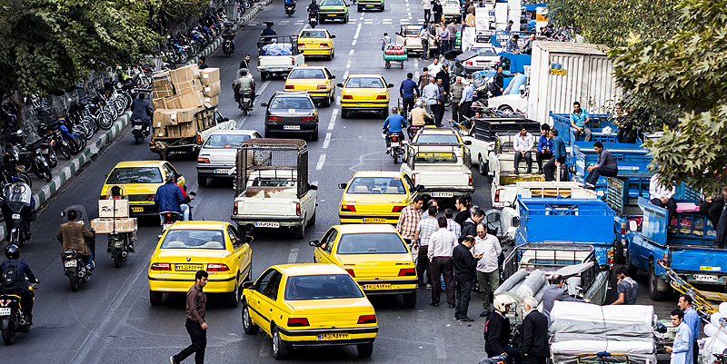 Voyage sur les routes d’Iran en Peugeot 405