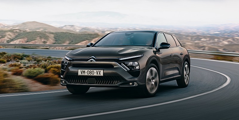 Berline + Break + SUV = C5 X