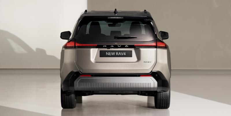 Toyota RAV4 : Le 4x4 urbain devient un SUV familial