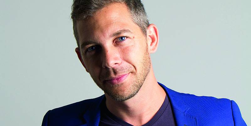 "Sous le Parapluie d’Adélaïde" de Romain Puértolas