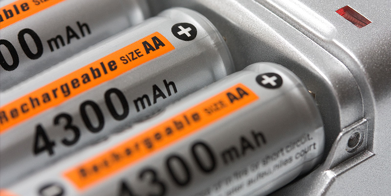 Les piles jetables face aux piles rechargeables