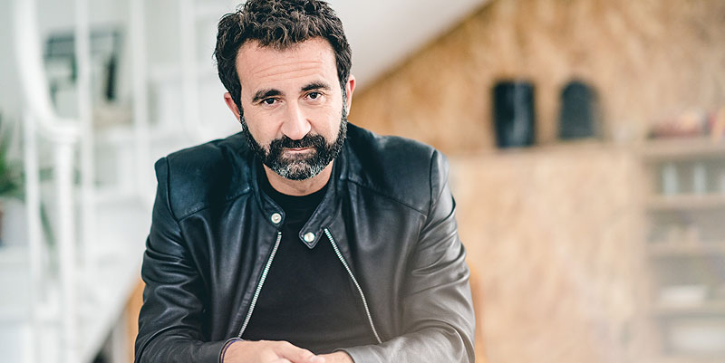 illustration de Mathieu Madénian, le nouveau pilier de la comédie