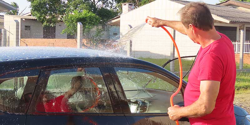 Laver son véhicule par temps de sécheresse