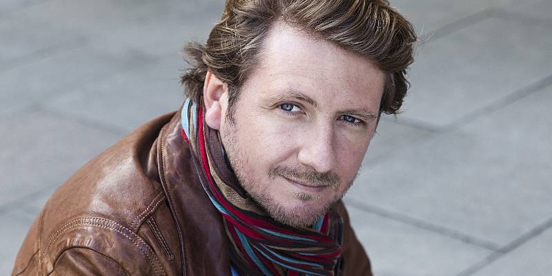 "Prendre un enfant par la main" de François-Xavier Dillard