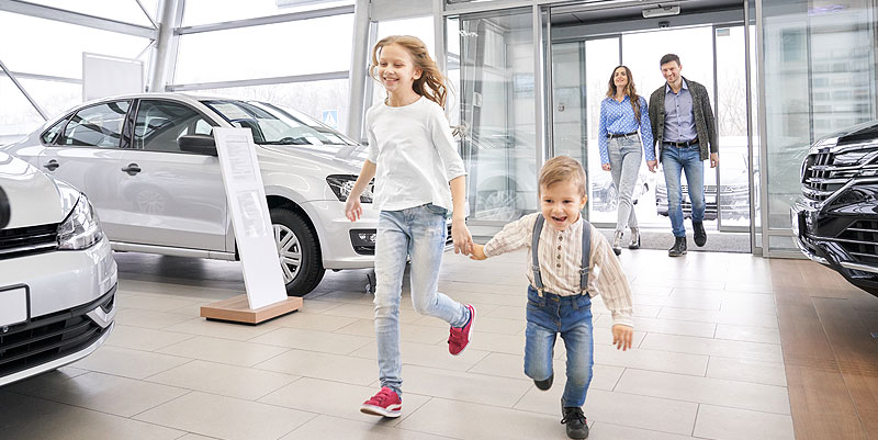 Emmanuel Macron annonce la voiture électrique à 100€/Mois pour les plus modestes