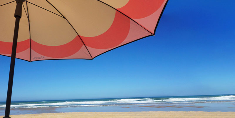 Un parasol issu de plastiques recyclés