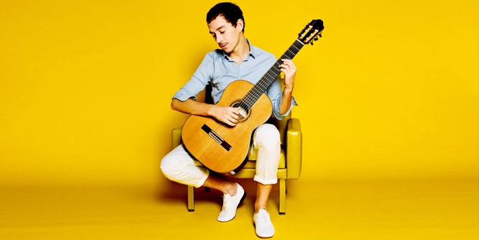 Thibault Cauvin, le guitariste surfeur