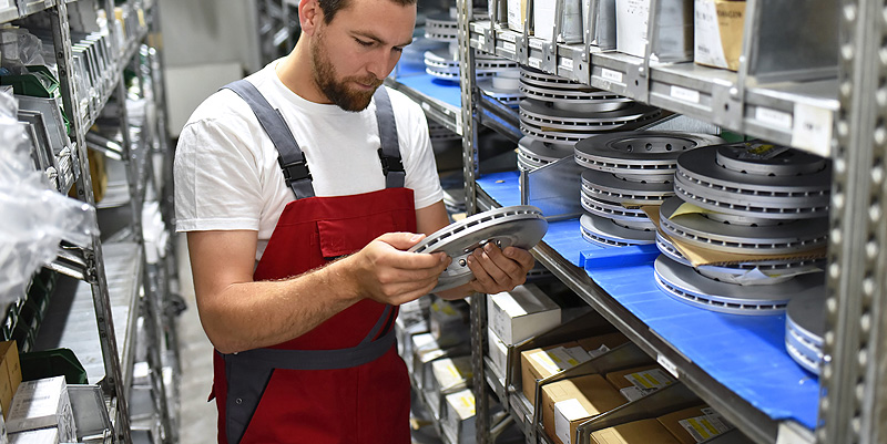 Un garage peut-il ne proposer que des pièces neuves ?