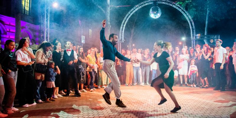 Lumières sur le Quai à Toulouse : 3 jours de fête pour interroger le phénomène de la foule