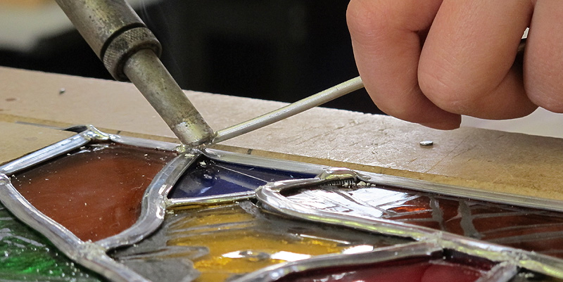 Un atelier vitrail à Chartes