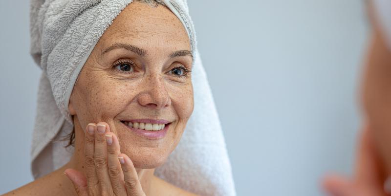 Non à la grise mine : les bons gestes pour un teint lumineux en automne