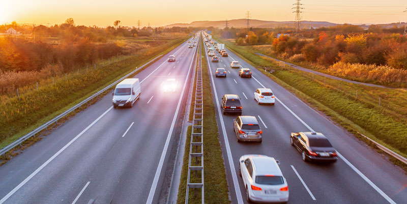 illustration de Appels de Phares : légalité, usages et règles selon le droit routier