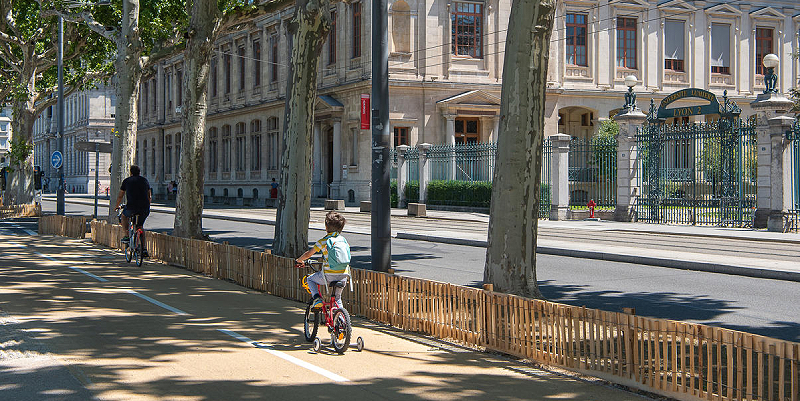 illustration de Voiture vs vélo en ville : le partage de l'espace