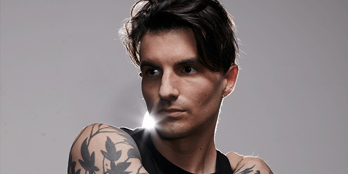 Sourire Carnivore, le 1er album de Louis Arlette