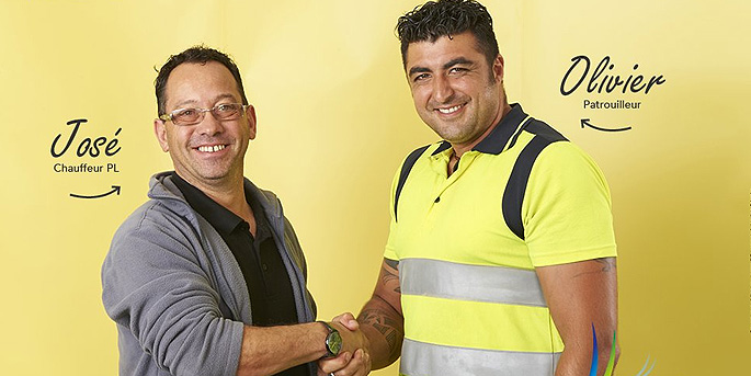 Écartez vous des hommes en jaune