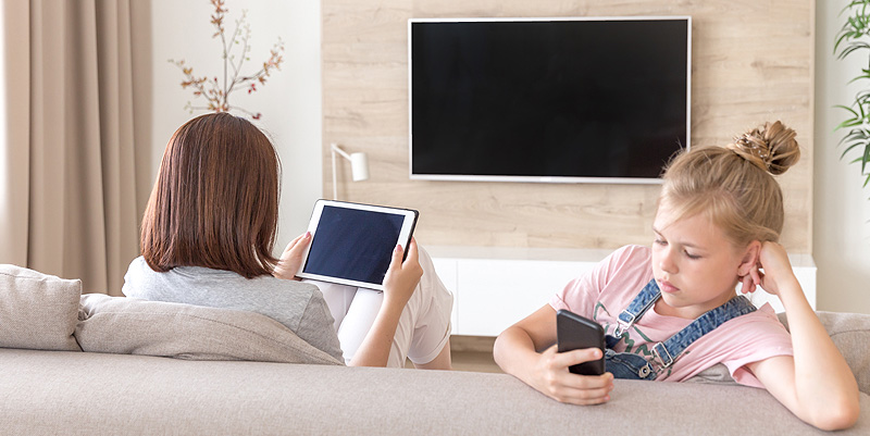 Les jeunes regardent-ils encore la télé ?