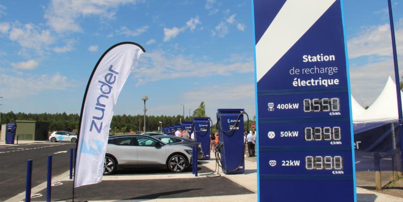 Traverser les Landes en véhicule électrique : où recharger sur l’A63 ?