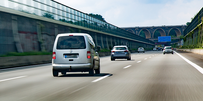 Doubler à droite, c'est formellement interdit