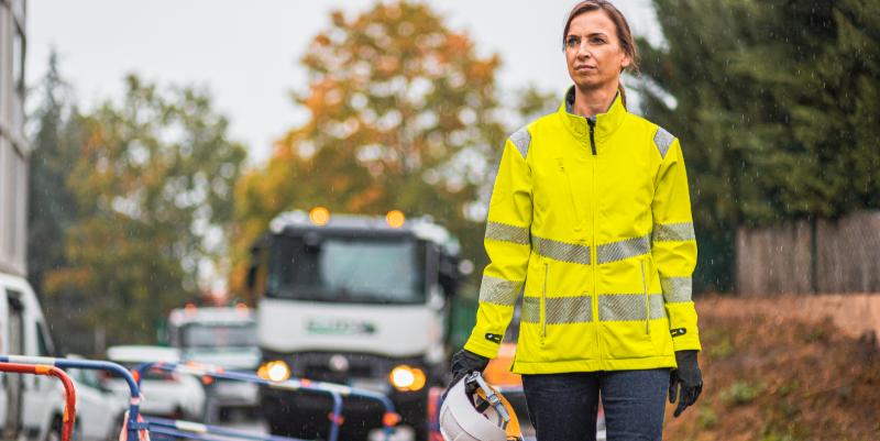 Pourquoi le jaune fluo est devenu la signature des patrouilleurs ?