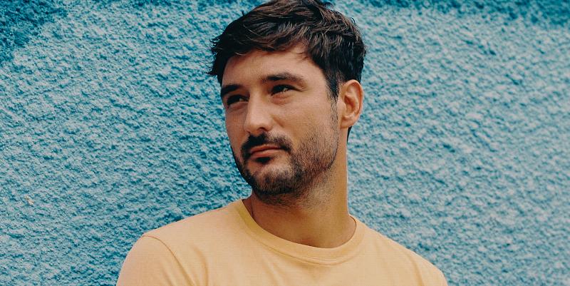 Jérémy Frerot poursuit sa route en solo