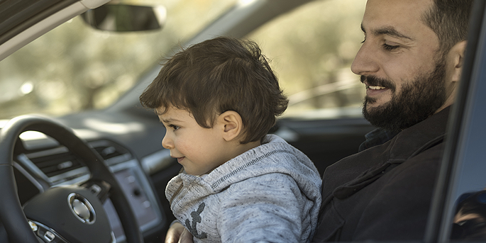 La conduite sur les genoux