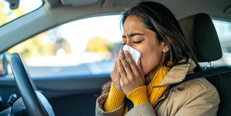 Éternuer ou conduire : faut-il choisir ?