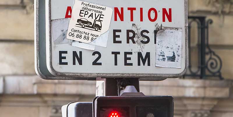 Des affichettes hors la loi
