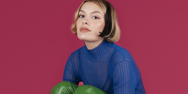 illustration de Hélène Sio, du lyrique à la pop mélancolique