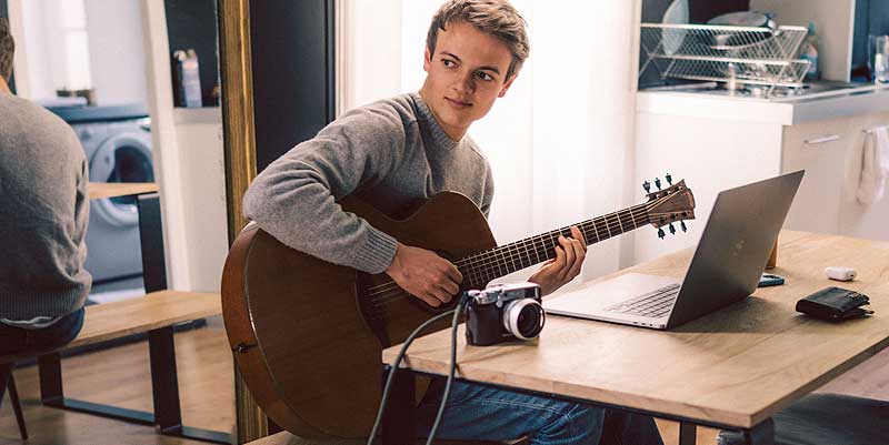 Tioma : Variété, rap et guitare