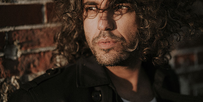 ''Friend'' l'album blues de MEDI en hommage à son ami Jake Raggio