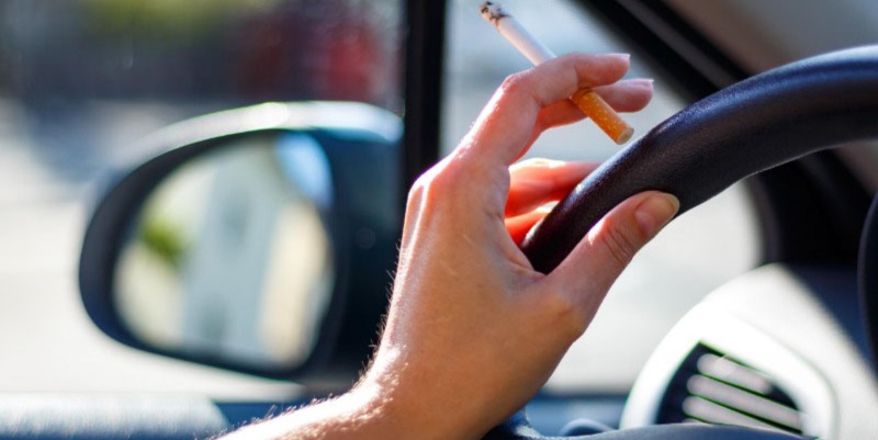 Fumer en voiture et risque d’incendie