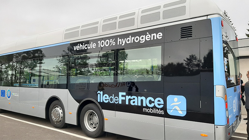 Des bus qui rejettent de la vapeur d'eau !