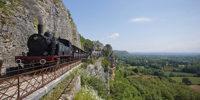 illustration de Le truffadou dans le Lot, un train avec vue