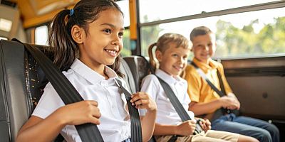 Les enfants doivent-il s'attacher ? Y compris lors de courts trajets ?