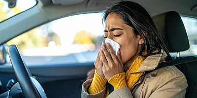 Éternuer ou conduire : faut-il choisir ?