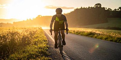 Réduire les émissions de CO₂ sur la route, ça passe aussi par le vélo.