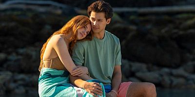 Percy et Sam, une romance estivale entre souvenirs, retrouvailles et non-dits.